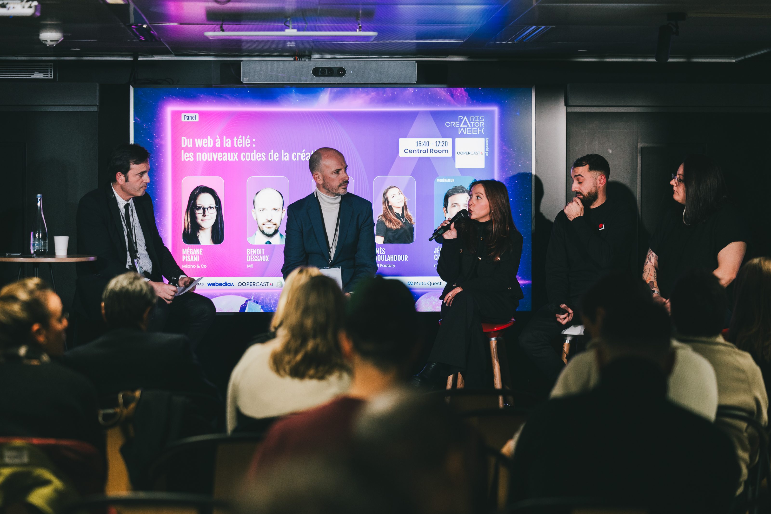 Mégane Pisani intervenant lors d'une table ronde à la Paris Creator Week 2024 sur les nouveaux codes de la création.
